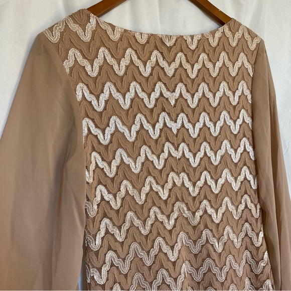 CONNECTED APPAREL Women’s Tan Cream Lace Sheath Dress Flowy Long Sleeve Size 8 - Picture 13 of 14
